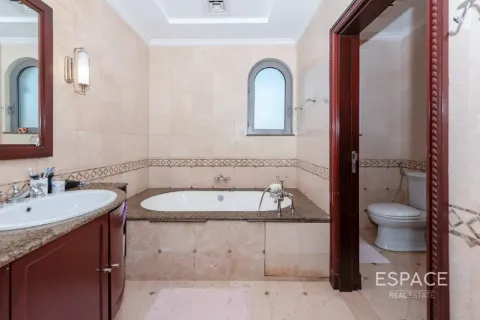 Vila u gradu Palm Jumeirah, Dubai, UAE 6 spavaće sobe, 650 m2 Br. 737997 - Slika 13