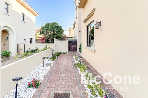 Reem, Dubai, संयुक्त अरब अमीरात में विला, 4 बेडरूम, 301.01 वर्ग मीटर, संख्या 587071 - फ़ोटो 8