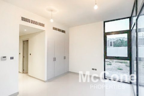 Vilë në Dubai, Emiratet e Bashkuara Arabe 6 dhoma gjumi, 330.92 m2. № 587042 - Foto 8