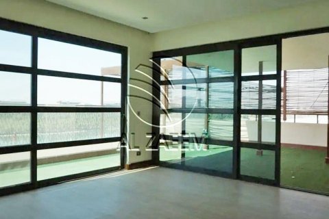 Villa in Al Gurm, Abu Dhabi, UAE 5 bedrooms, 1951 sq.m. № 615594 - photo 5