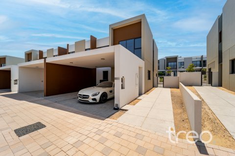 Villa sa Dubai Land, Dubai, UAE 4 silid-tulugan, 244.24 sq.m. № 753801 - larawan 1