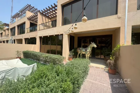 Townhouse de închiriat în Jumeirah Islands, Dubai, EAU 4 dormitoare, 337 mp.  №650153 - poză 1