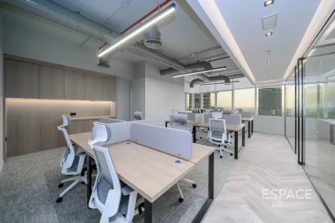 Office in Jumeirah Lake Towers, Dubai, UAE 117 sq.m. № 650154 - photo 5