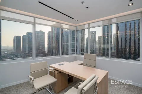 Office in Jumeirah Lake Towers, Dubai, UAE 117 sq.m. № 650154 - photo 13