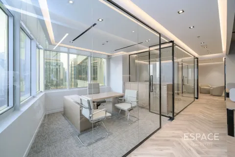 Office in Jumeirah Lake Towers, Dubai, UAE 117 sq.m. № 650154 - photo 3