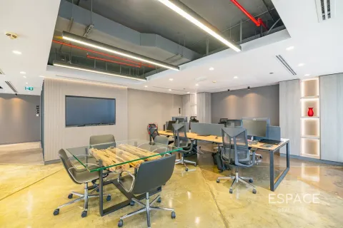 Office in Jumeirah Lake Towers, Dubai, UAE 134 sq.m. № 650152 - photo 11