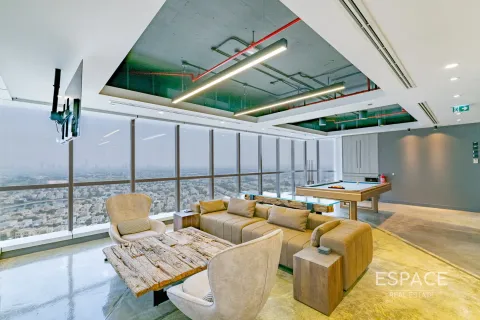 Office in Jumeirah Lake Towers, Dubai, UAE 134 sq.m. № 650152 - photo 2