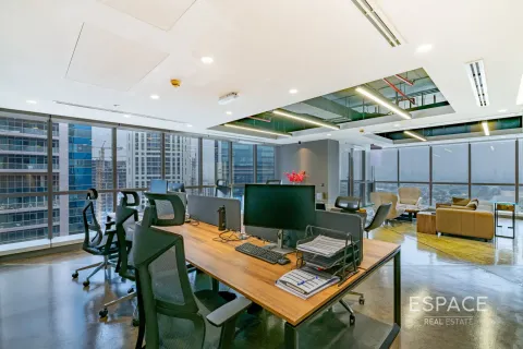 Office in Jumeirah Lake Towers, Dubai, UAE 134 sq.m. № 650152 - photo 12