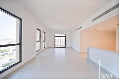 Apartmán v Umm Suqeim, Dubai, SAE 4 spálne, 222 m2 č. 681088 - Fotografia 6