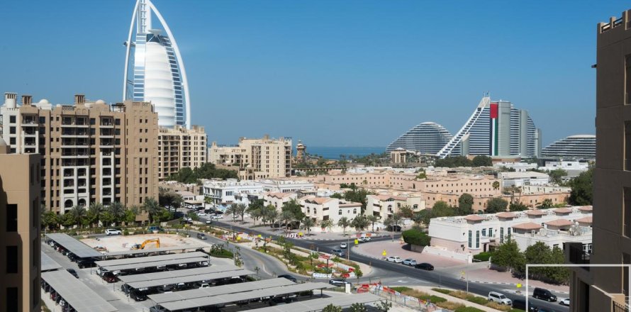 Apartmán v Umm Suqeim, Dubai, SAE 4 spálne, 222 m2 č. 681088