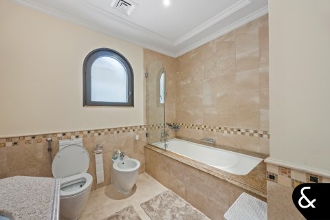 Vilë në Palm Jumeirah, Dubai, Emiratet e Bashkuara Arabe 6 dhoma gjumi, 650 m2. № 666924 - Foto 30