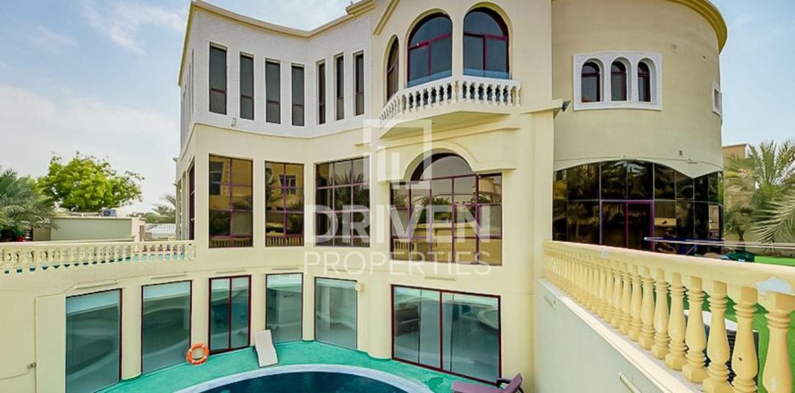 Вилла Emirates Hills, Дубай, БАӘ-да 1723.72 м² № 745372