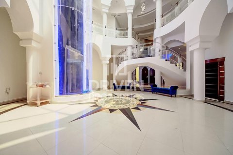 Вилла Emirates Hills, Дубай, БАӘ-да 1723.72 м² № 745372 - фото 17