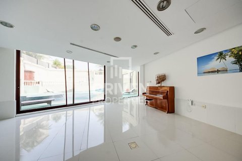 Вилла Emirates Hills, Дубай, БАӘ-да 1723.72 м² № 745372 - фото 10