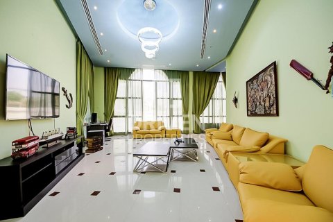Вилла Emirates Hills, Дубай, БАӘ-да 1723.72 м² № 745372 - фото 16