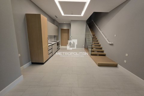 Apartment in Business Bay, Dubai, UAE 1 bedroom, 95 sq.m. № 593037 - photo 2