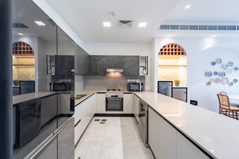 Townhouse in Dubai, UAE 4 bedrooms, 201 sq.m. № 758455 - photo 8