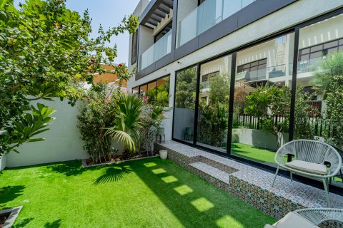 Townhouse in Dubai, UAE 4 bedrooms, 201 sq.m. № 758455 - photo 4