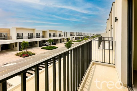 Townhouse in Dubai South (Dubai World Central), Dubai, UAE 3 bedrooms, 182.09 sq.m. № 755535 - photo 19
