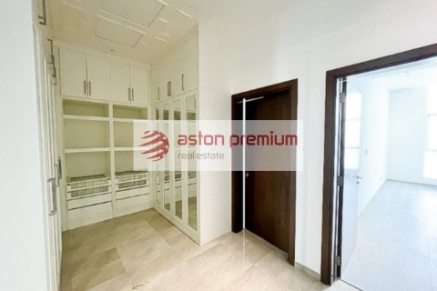 شقة للإيجار في نخلة جميرا، دبي، الإمارات العربية المتحدة 3 غرفة نوم ، 211.8 متر مربع ، رقم 670391 - صورة 11