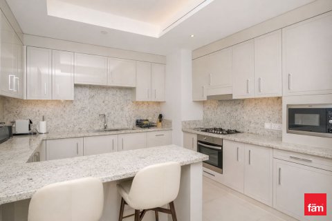 Apartament në Downtown Dubai (Downtown Burj Dubai), Emiratet e Bashkuara Arabe 2 dhoma gjumi, 143.3 m2. № 694313 - Foto 3