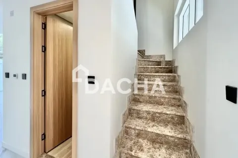 Townhouse in Dubai Investment Park, UAE 4 bedrooms, 245 sq.m. № 707138 - photo 7