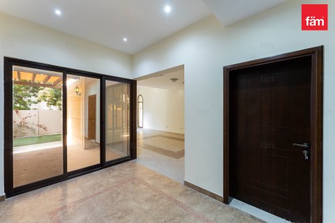Townhouse in Dubai, UAE 4 bedrooms, 309.4 sq.m. № 691260 - photo 6