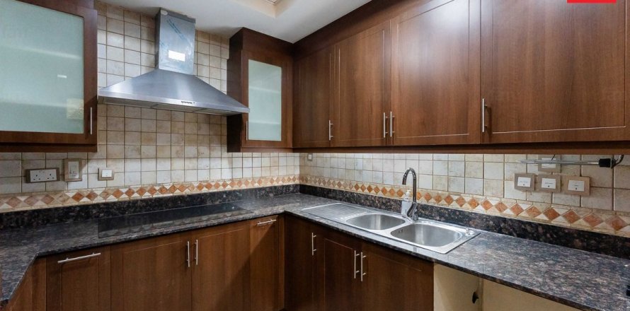 Townhouse in Dubai, UAE 4 bedrooms, 309.4 sq.m. № 691260
