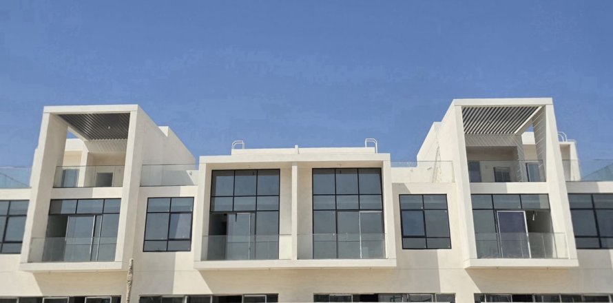 Dubai, UAE의 타운하우스 침실 4개, 272.2제곱미터 번호 691256