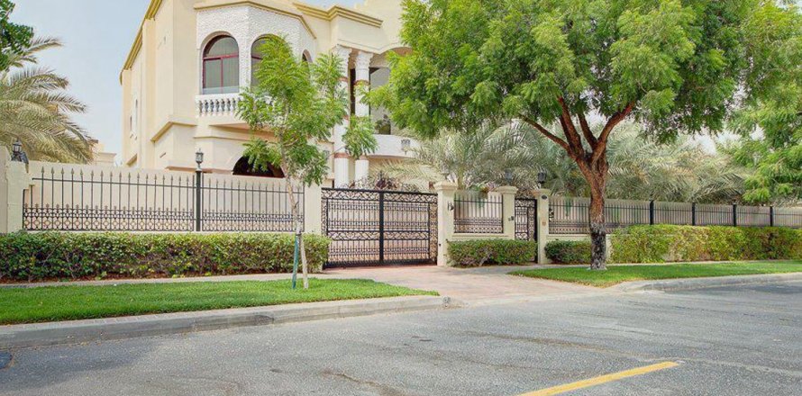 Villa i Dubai, UAE 8 sovrum, 1723.6 kvm Nr. 691259