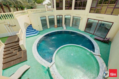 Villa til leie i Dubai, Emiratene 8 soverom, 1723.6 kvm Nr. 691259 - Foto 9