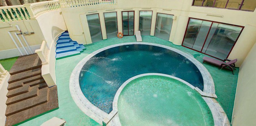 ویلا در Dubai ، امارات متحده عربی 8 خوابه ، 1723.6 متر مربع.  شماره 691259