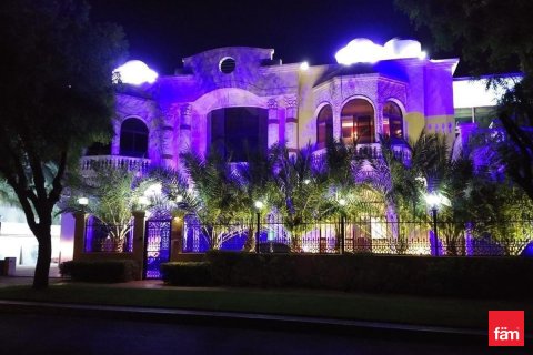 Villa til leie i Dubai, Emiratene 8 soverom, 1723.6 kvm Nr. 691259 - Foto 8