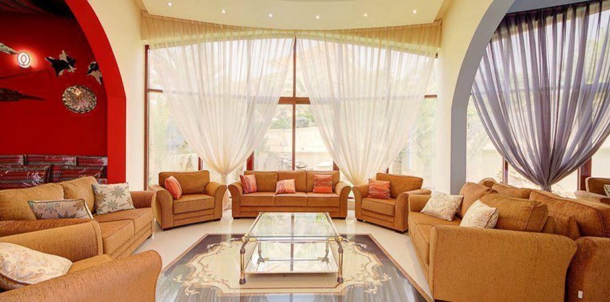 Villa i Dubai, Emiratene 8 soverom, 1723.6 kvm nr. 691259