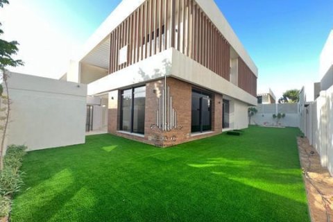 Vilë në Yas Island, Abu Dhabi, Emiratet e Bashkuara Arabe 5 dhoma gjumi, 765.5 m2. № 572815 - Foto 1