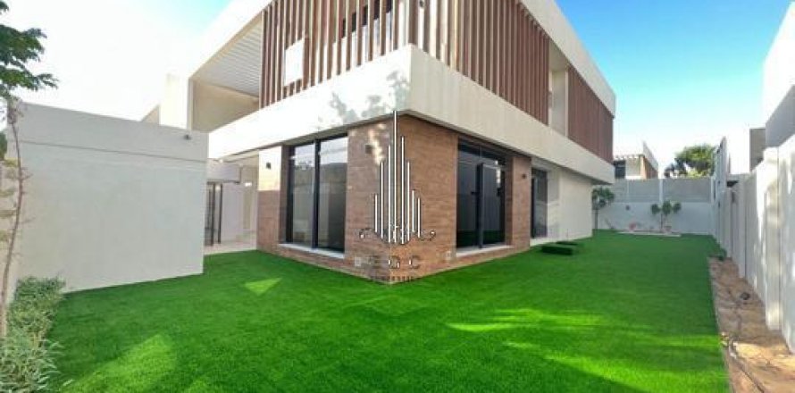 Vilë në Yas Island, Abu Dhabi, Emiratet e Bashkuara Arabe 5 dhoma gjumi, 765.5 m2. № 572815