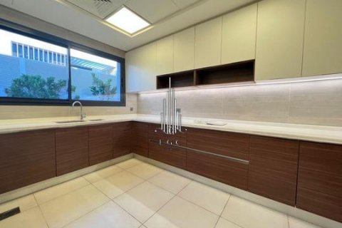 Vilë në Yas Island, Abu Dhabi, Emiratet e Bashkuara Arabe 5 dhoma gjumi, 765.5 m2. № 572815 - Foto 18