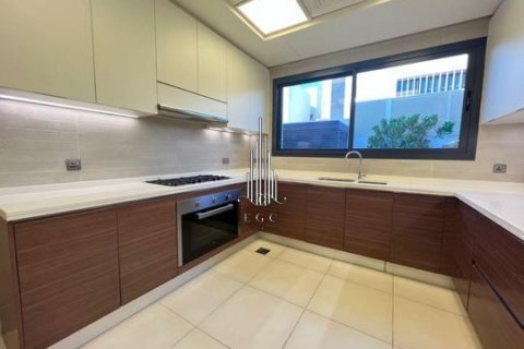Vilë në Yas Island, Abu Dhabi, Emiratet e Bashkuara Arabe 5 dhoma gjumi, 765.5 m2. № 572815 - Foto 19