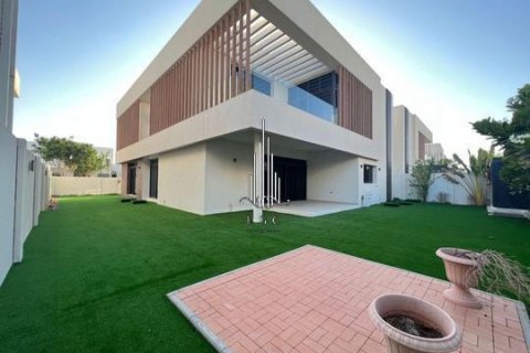 Vilë në Yas Island, Abu Dhabi, Emiratet e Bashkuara Arabe 5 dhoma gjumi, 765.5 m2. № 572815 - Foto 6