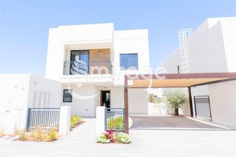 Vila na Yas Island, Abu Dhabi, SAE 4 ložnice, 370.7 m² Č.: 574388 - fotografie 1
