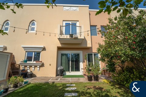 Radhus i Dubai Sports City, Dubai, UAE 4 sovrum, 247 kvm Nr. 685084