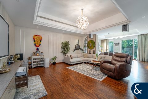 Dubai Sports City, Dubai, UAE의 판매용 타운하우스 침실 4개, 247제곱미터 번호 685084 - 사진 4