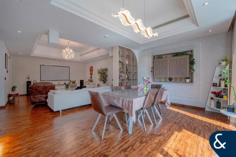 Dubai Sports City, Dubai, UAE의 판매용 타운하우스 침실 4개, 247제곱미터 번호 685084 - 사진 3