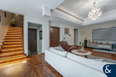 Dubai Sports City, Dubai, UAE의 판매용 타운하우스 침실 4개, 247제곱미터 번호 685084 - 사진 8