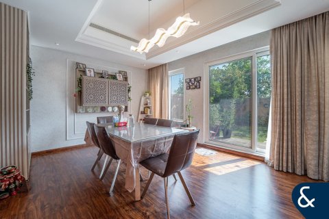 Dubai Sports City, Dubai, UAE의 판매용 타운하우스 침실 4개, 247제곱미터 번호 685084 - 사진 9