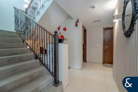 Dubai Sports City, Dubai, UAE의 판매용 타운하우스 침실 4개, 247제곱미터 번호 685084 - 사진 10