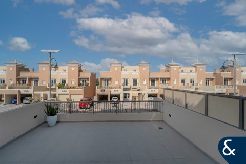 Dubai Sports City, Dubai, UAE의 판매용 타운하우스 침실 4개, 247제곱미터 번호 685084 - 사진 17