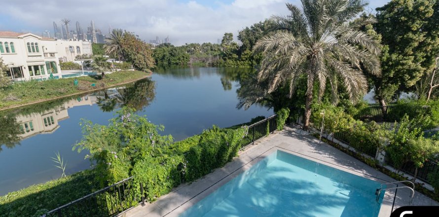 Villa in Jumeirah Islands, Dubai, VAE: 4 Schlafzimmer, 502 m2 Nr. 685086