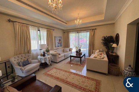 Villa til salgs i Arabian Ranches 2, Dubai, Emiratene 4 soverom, 400 kvm Nr. 685085 - Foto 5