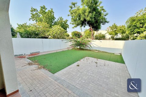 ویلا برای فروش در  The Lakes، Dubai، امارات متحده عربی  2 خوابه ، 212 متر مربع ، شماره 685088 - تصویر 2